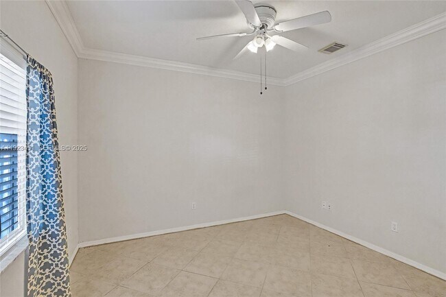 Building Photo - 345 SW 188th Ave