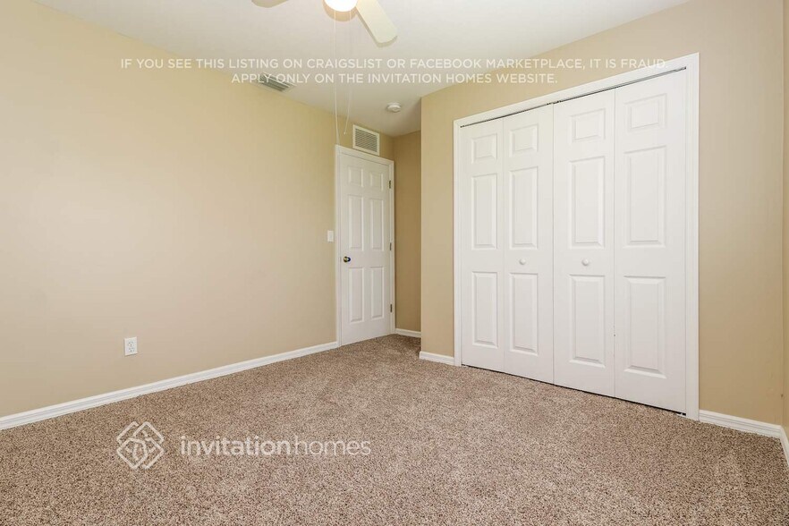 Building Photo - 3322 Oasis Blvd