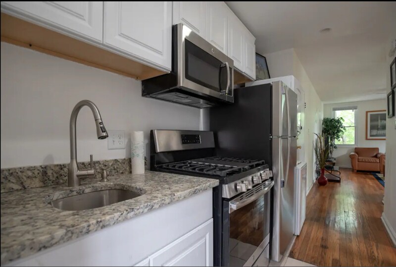 Building Photo - 1136 45th St NE