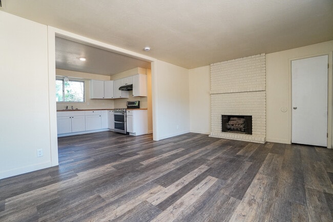 Building Photo - 1343 W Owyhee St
