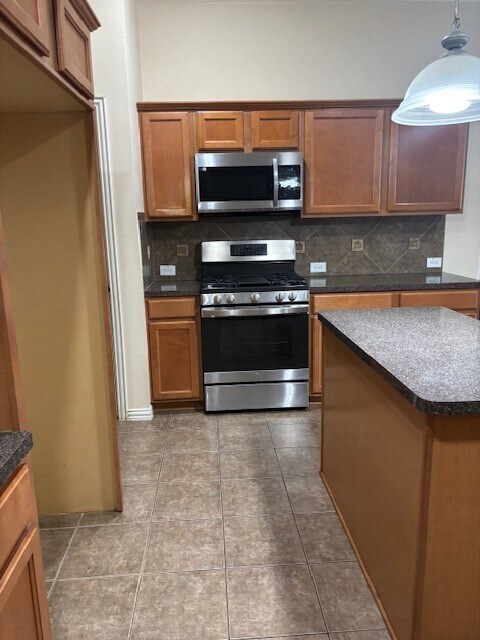 Building Photo - 18031 Redbud Terrace Ln