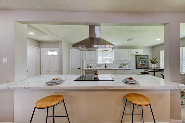 Building Photo - 8511 Honeysuckle