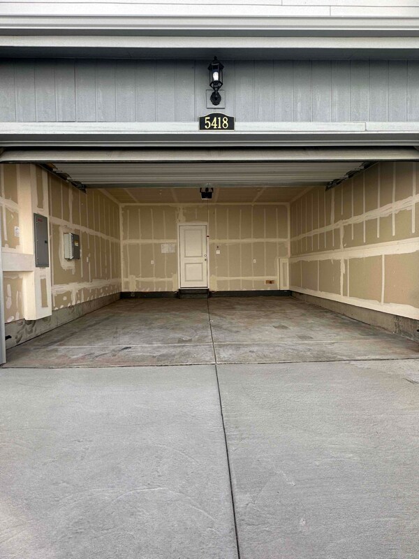 Building Photo - 5418 Euclid Dr