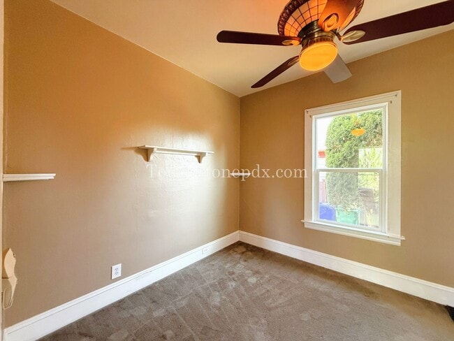 Building Photo - Contemporary 2 BD | 1 BA Home w/ Private B...