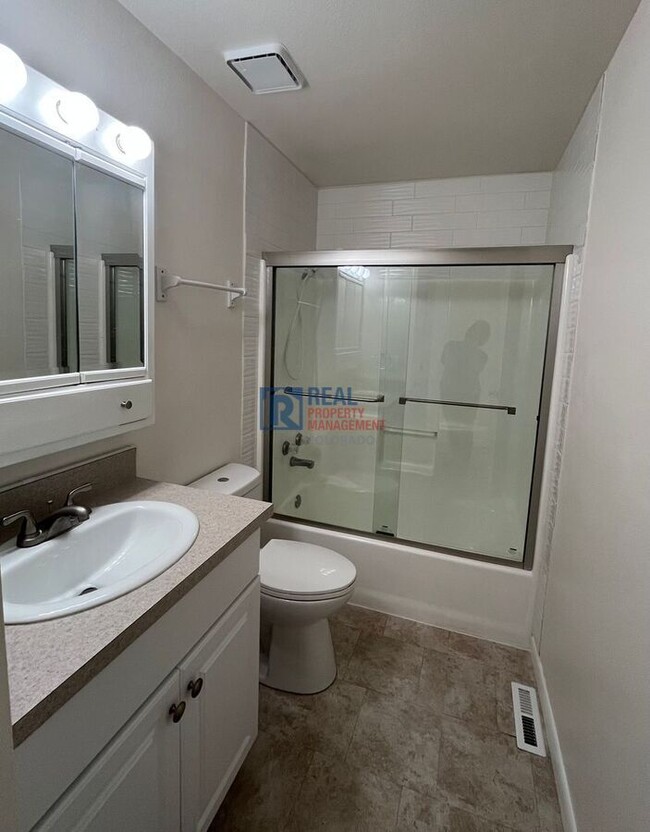 Building Photo - 918 Mesa Ct