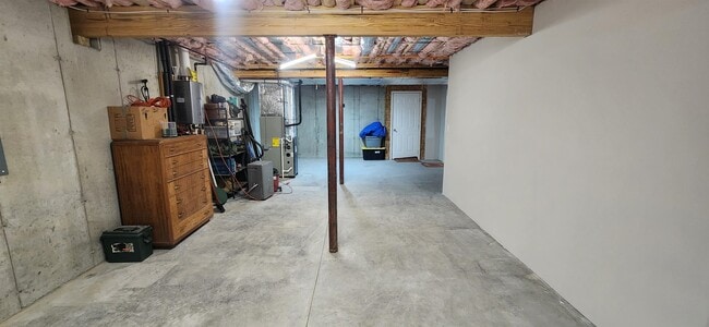 Building Photo - 25 Angel Pt Cir