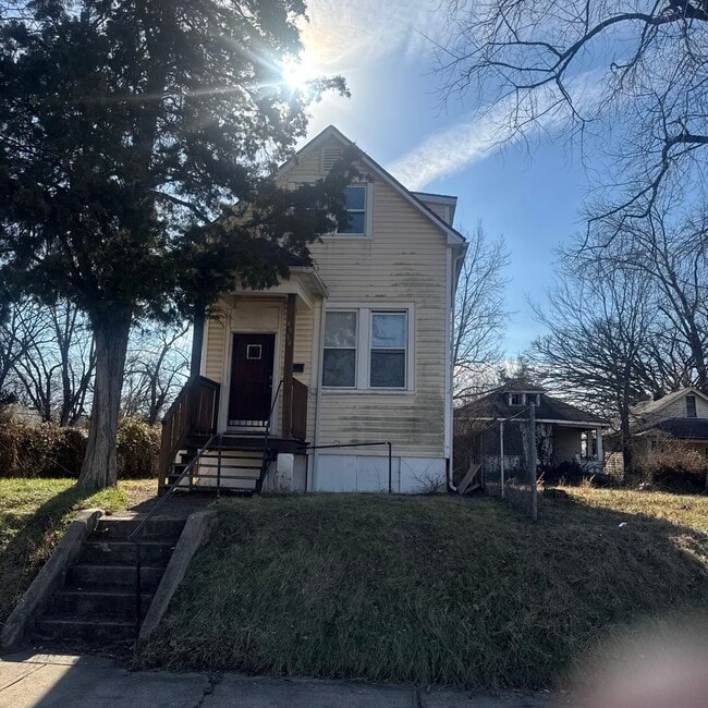 Building Photo - 4914 Plover Ave