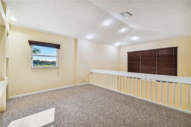 Building Photo - 541 NW 205th Ave