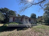 Building Photo - 2817 Pine Springs Dr