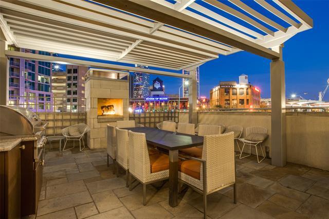 Building Photo - 2323 N Houston St