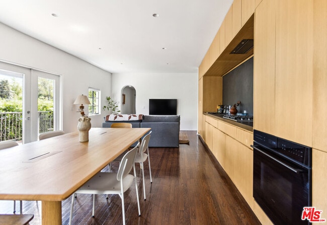 Building Photo - 2055 W Silver Lake Dr