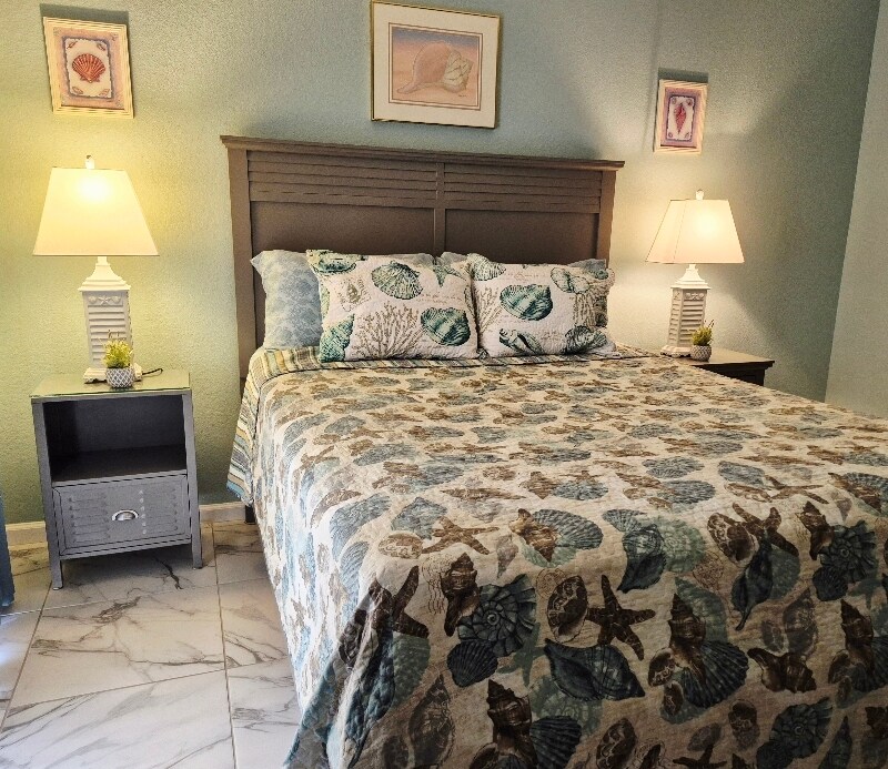 Building Photo - 19505 Quesada Ave