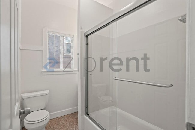 Building Photo - 1532 8th Ave