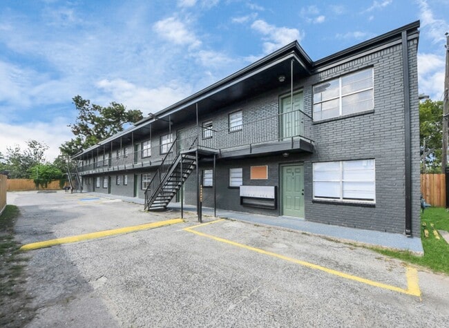 Building Photo - 2110 Melbourne St