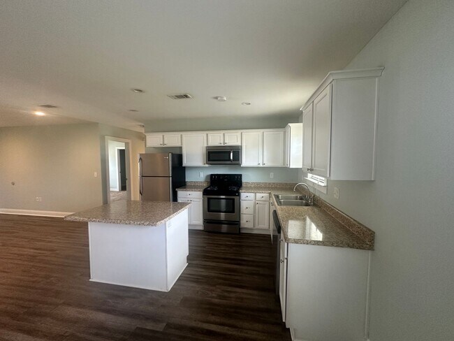 Building Photo - 2 Bedroom 1 Bath  Duplex in Hahira