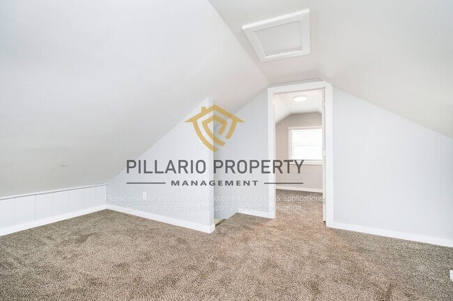 Building Photo - Cozy 3 Bedroom, 1 Bathroom Home Available ...