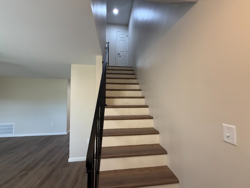 Building Photo - 7914 Gleason Dr NW