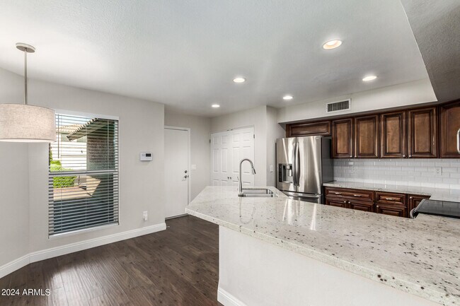 Building Photo - 15824 N 57th St