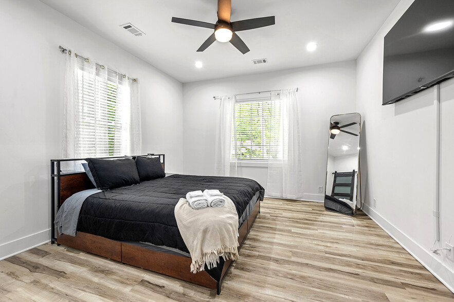 Building Photo - 2310 Tiger Flowers Dr NW
