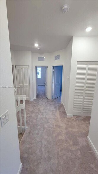 Building Photo - 12010 NW 47th Manor