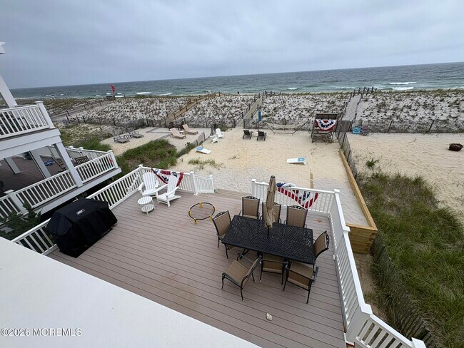 Building Photo - 3608 Ocean Terrace