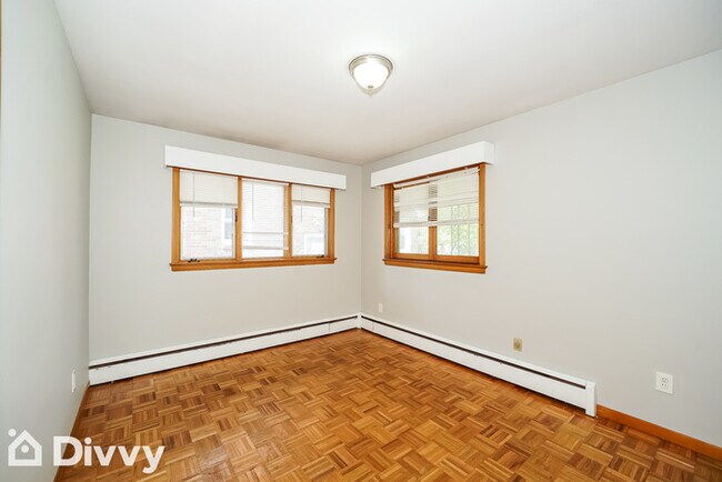 Building Photo - 150 E 272nd St