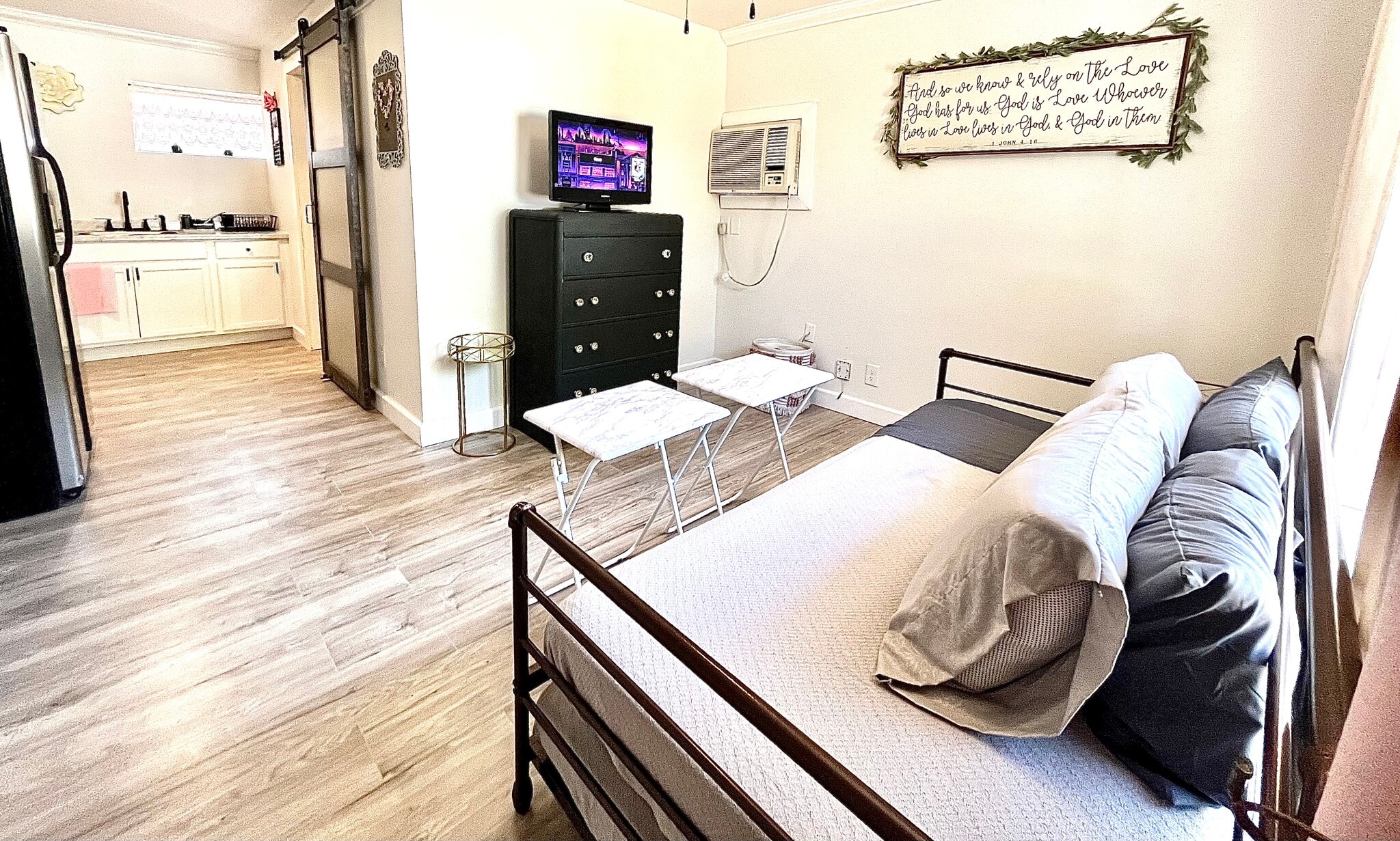 Building Photo - 7819 Glider Ave