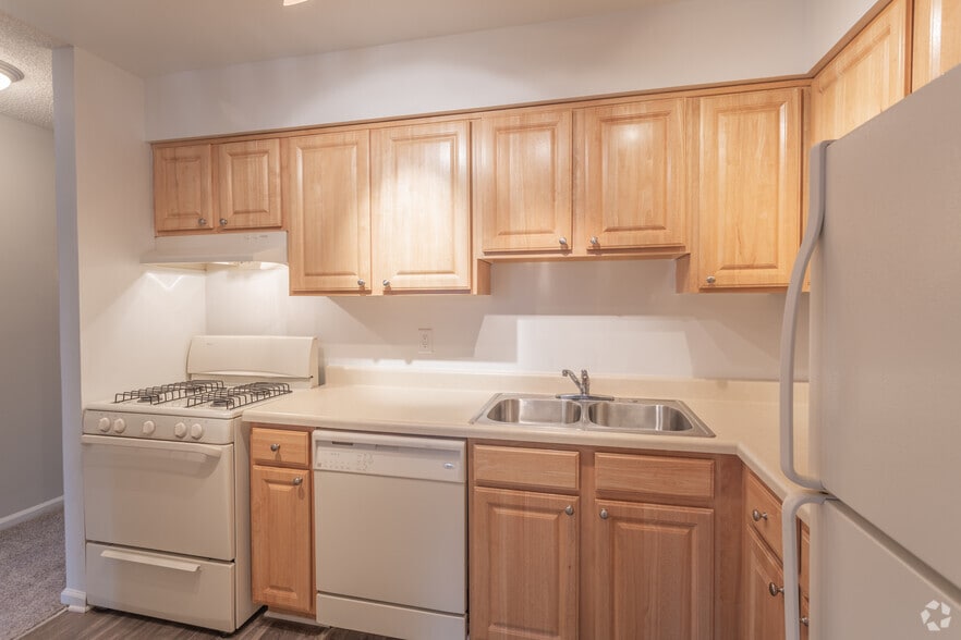 Courts at Yorkshire Downs 101 Little Bay Ave Yorktown VA 23693