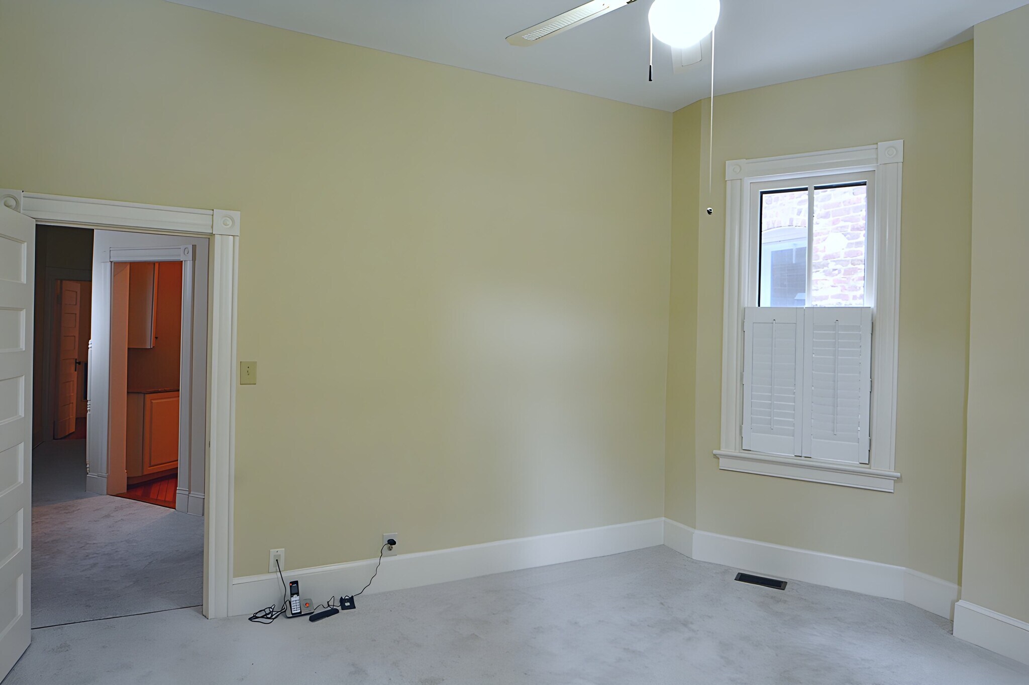 Building Photo - 2025 Grove Ave