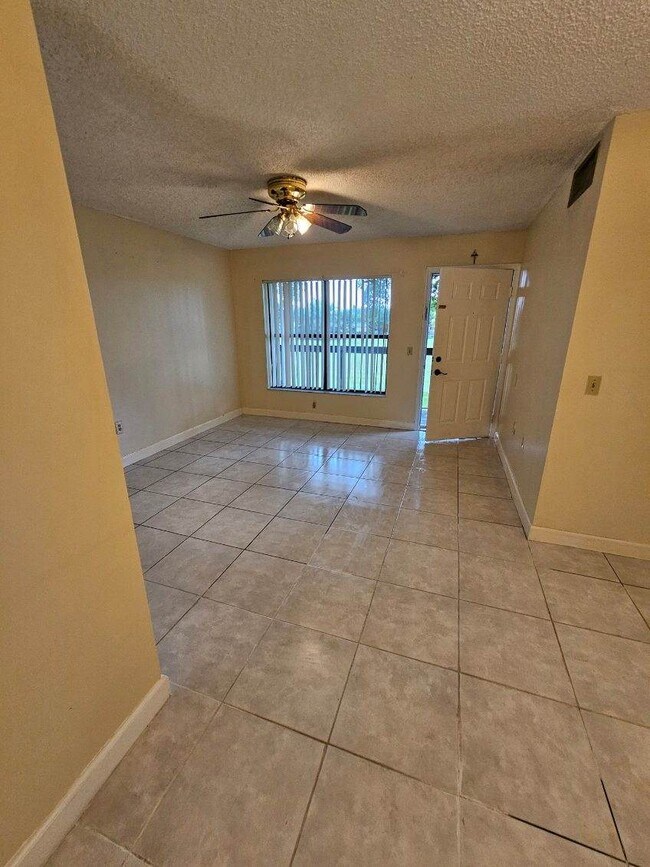 Building Photo - 10011 NW 4th St