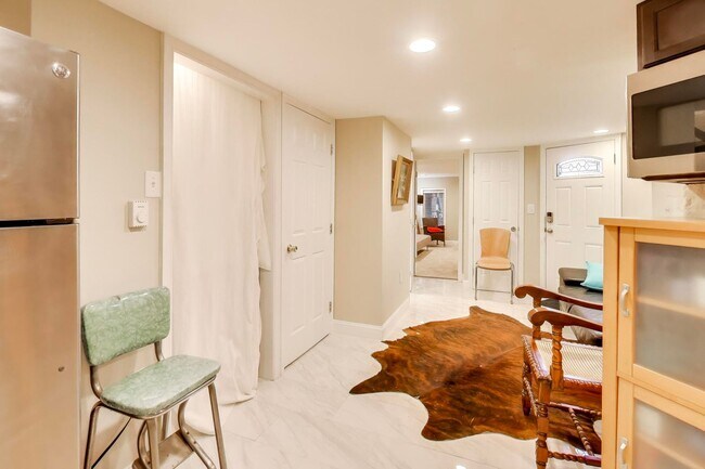 Building Photo - Sprawling 5 Bed, 3 Bath, Two Kitchens, Dual Back Decks, Two Office/Den Townhouse, 2 WD in Unit - ...