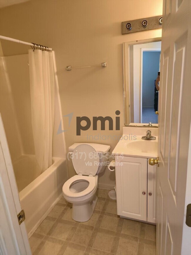 Building Photo - 2871 S Walnut Street Pike