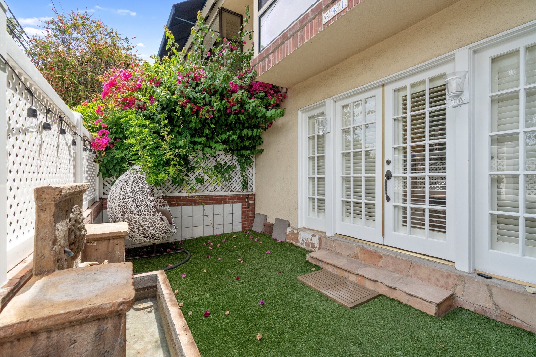 Building Photo - 639 Bay St