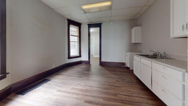 Building Photo - 515 Newton Ave NW