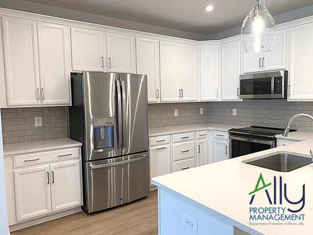 Building Photo - 822 Wesley Ln