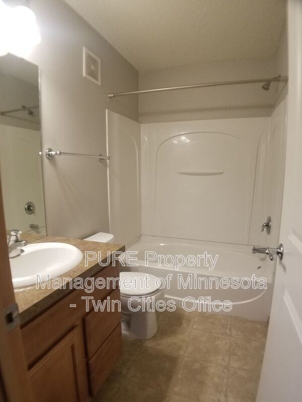 Building Photo - 5092 French Dr N