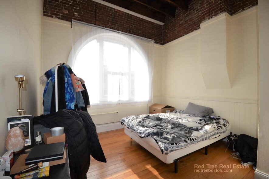 Building Photo - 25 St Marys Ct