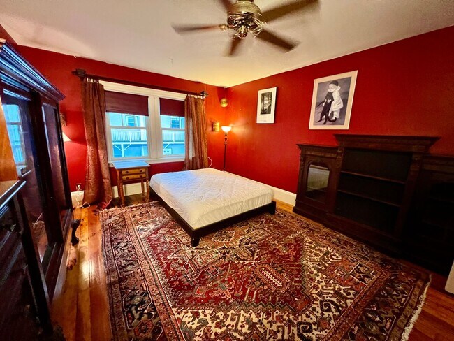 Building Photo - Washington St (684 Washington St, Brookline)