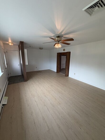 Building Photo - 5391 Chapmans Rd