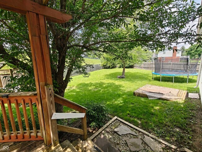 Building Photo - 802 Fern Dr