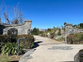 Building Photo - 5985 Worth Way