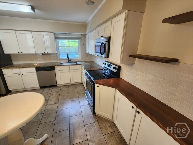Building Photo - 5014 Spartan Dr