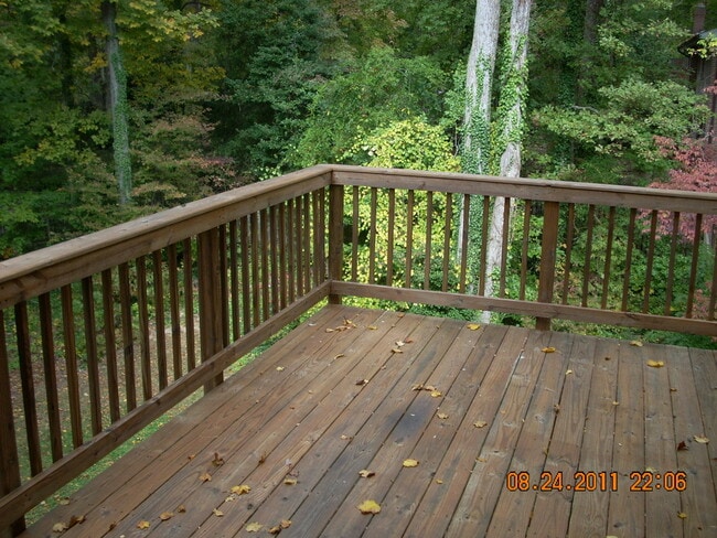 Building Photo - 3 BR / 2.5 BA Private home near Pony Pasture/James River.