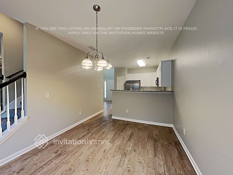 Building Photo - 4700 Ferncrest Pl