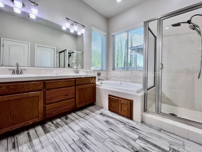 Building Photo - 2143 S Shirley Ave