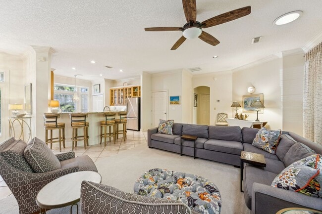 Building Photo - Ocean Village, 3 bed, 2 bath, FULLY furnished home! Walk to the Beach!