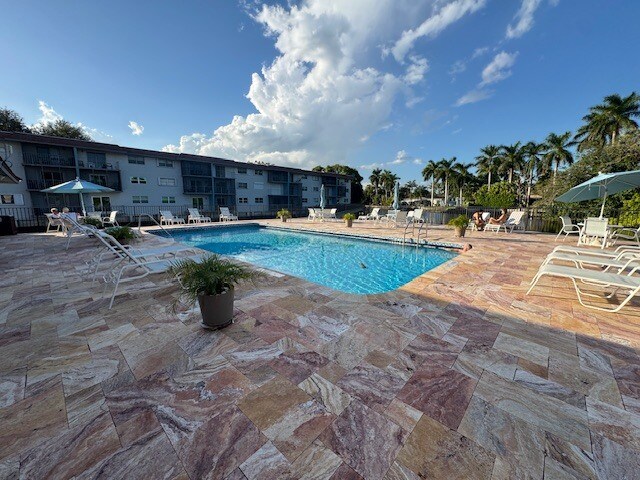 Building Photo - 1752 NW 3rd Ter