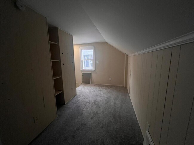 Building Photo - 8032 Vaughan St