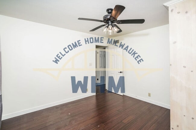 Building Photo - 17505 Royalcrest Dr