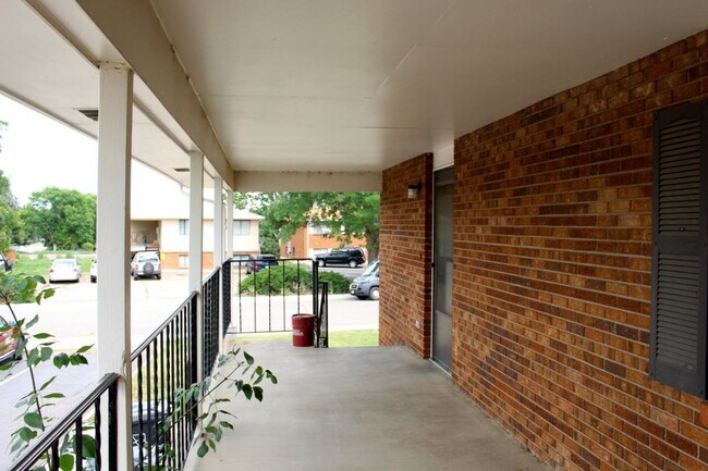 Building Photo - 3645 Butternut Dr